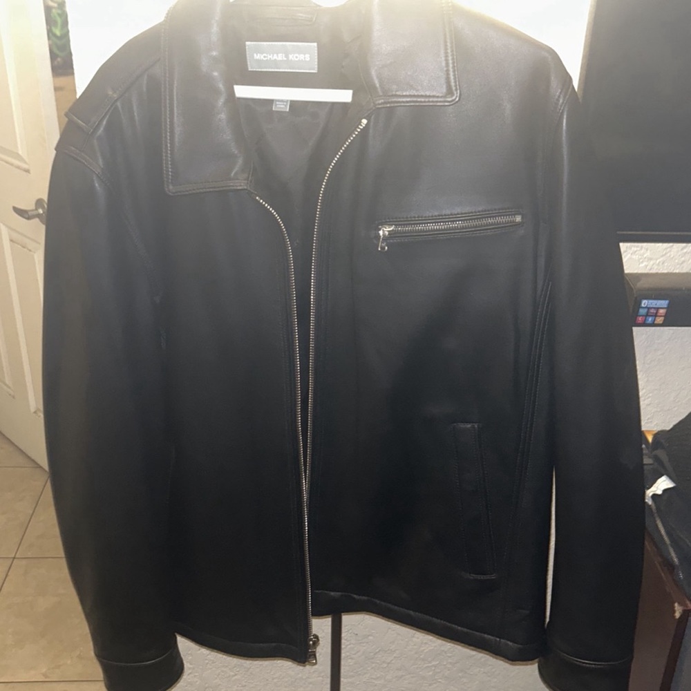 Men’s Micheal Kors leather jacket